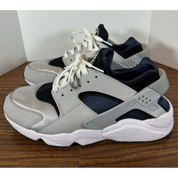 Nike Air Huarache DD1068-005 Men's Sz 10 Gray Athletic Shoes Good Condition - Picture 3 of 8